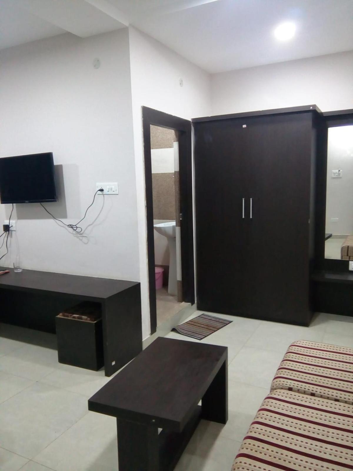 Hotel Indraprasth Balangir Bagian luar foto