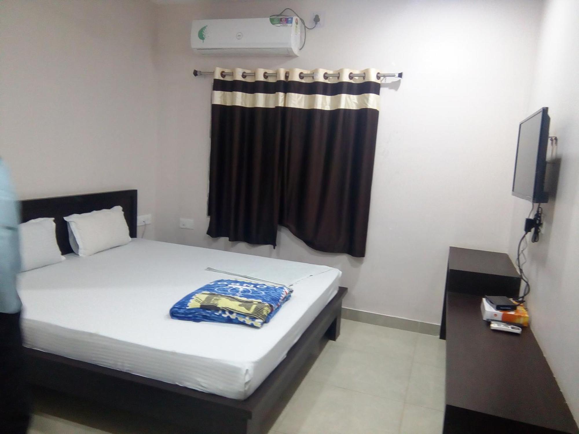 Hotel Indraprasth Balangir Bagian luar foto