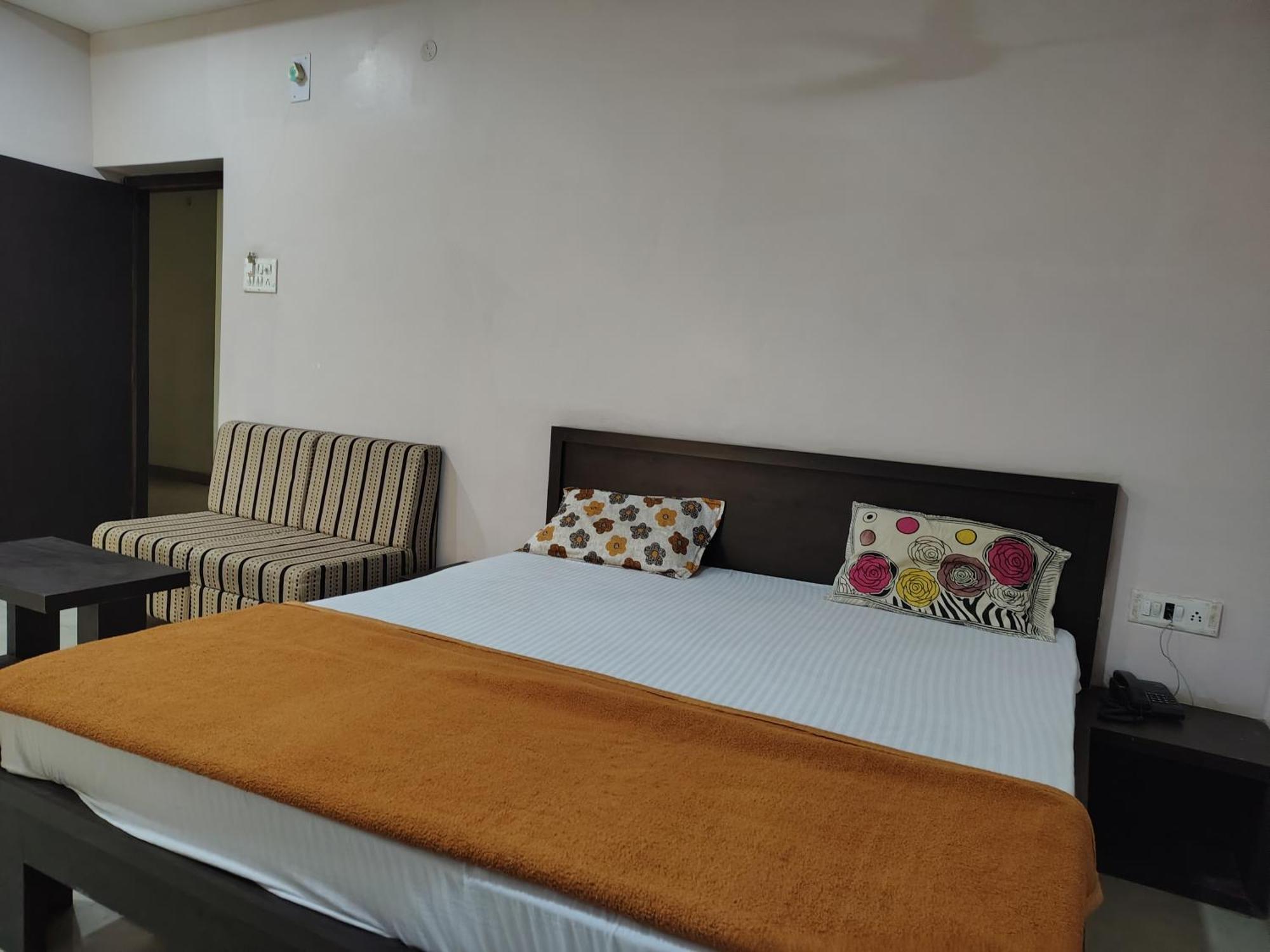 Hotel Indraprasth Balangir Bagian luar foto